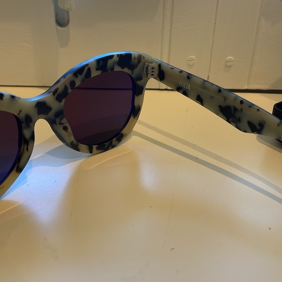 Krewe du Optic Julia sunglasses - Picture 2 of 5